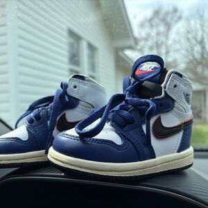 Jordan Kids' High-Top Sneakers in White & Navy size 4C